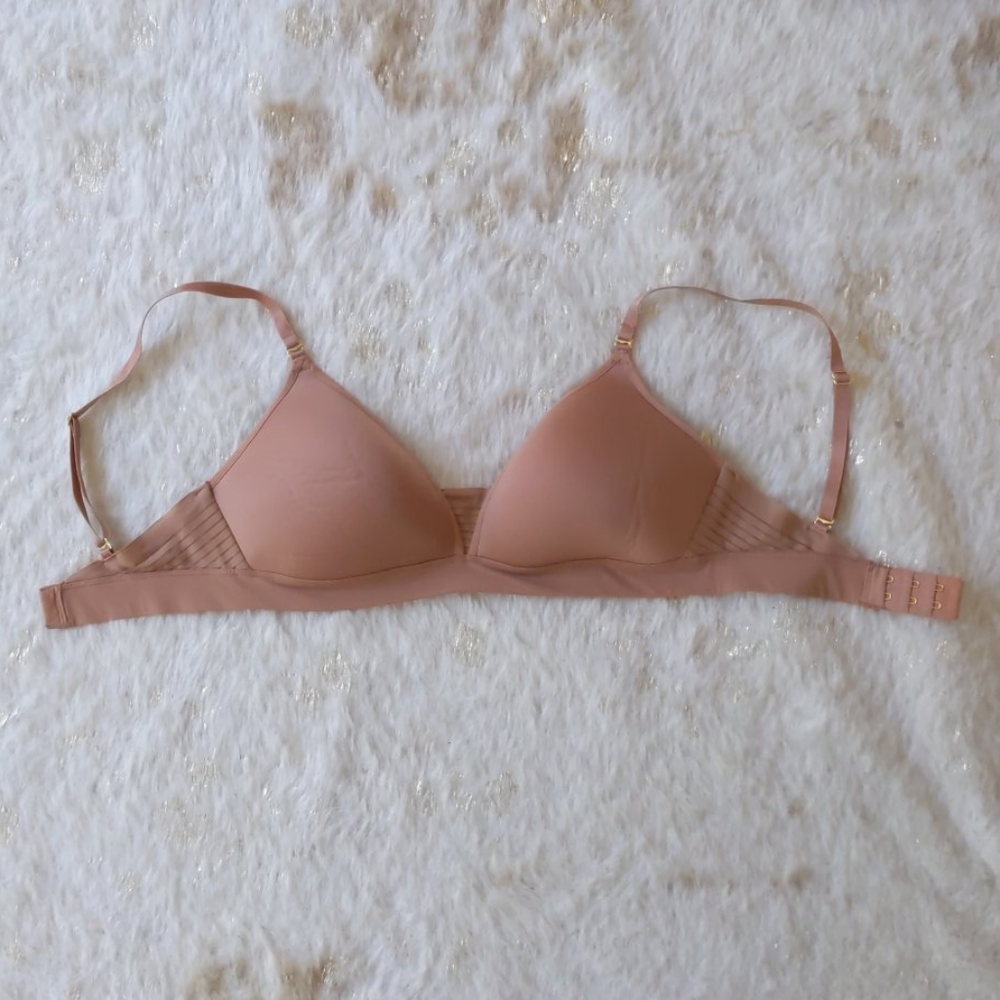 32D Seamless stripe wireless bra in mocha